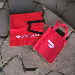 NWOT DoorDash Silver insulated pizza delivery bag and Doordash Hot Bag